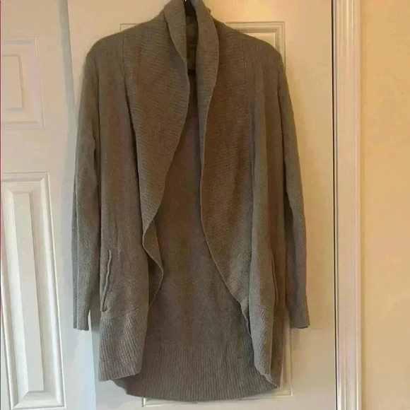 BAREFOOT DREAMS Cozy Knit Cardigan in Light Gray - Picture 3 of 6